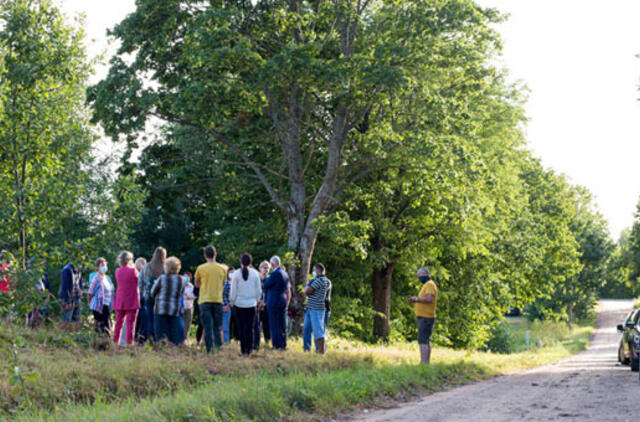 Kaimynystėje - atliekų aikštelė: šaukštai popiet