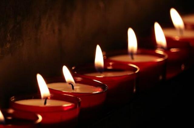 Mirė koronavirusu sirgęs pranciškonų vienuolis