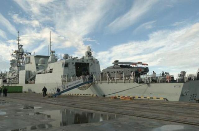 NATO fregatos Klaipėdoje sustojo atsargų ir poilsio