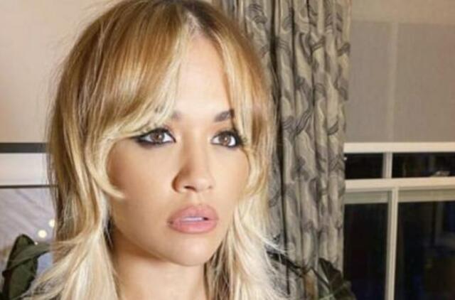 Nusifotografavusi su miniatiūriniu bikiniu R. Ora sužavėjo gerbėjus