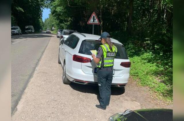 Policijos pareigūnai pajūryje griežtina vairuotojų kontrolę