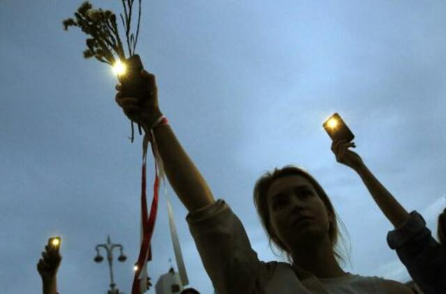 Pranešama apie dešimtis sulaikytų protestuotojų Minske