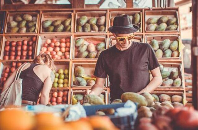 Savaitgalį už kaukių nedėvėjimą nubausti du žmonės