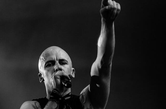 Vidas Bareikis jungiasi prie pagalbos Baltarusijai – visus iš koncerto uždirbtus pinigus paaukos nukentėjusiems žmonėms