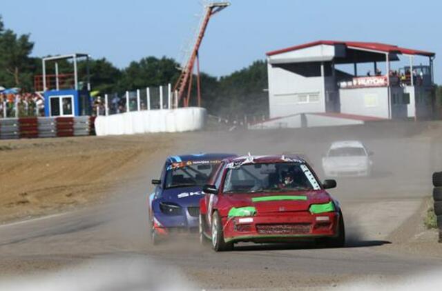 Vilkyčiuose finišavo dvi dienas trukusi ralio kroso fiesta