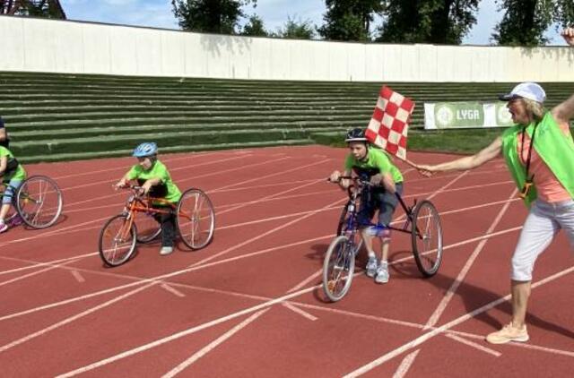 "Žmonių su negalia sporto festivalyje" - šypsenos, dovanos ir plati dalyvių geografija