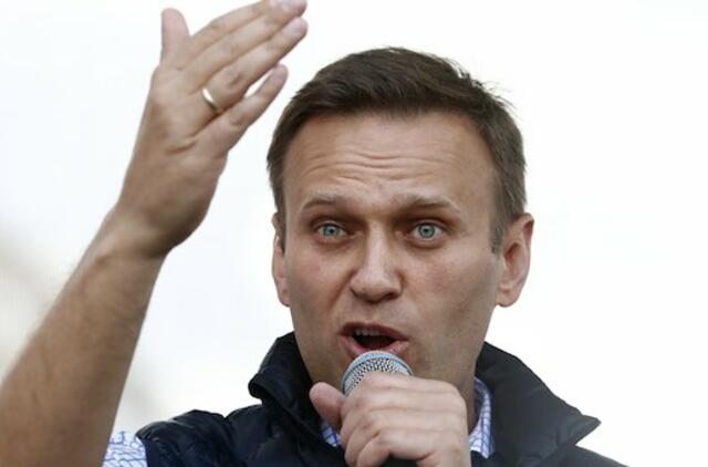 A. Navalno komanda teigia, kad jis buvo apnuodytas viešbučio kambaryje, o ne oro uoste