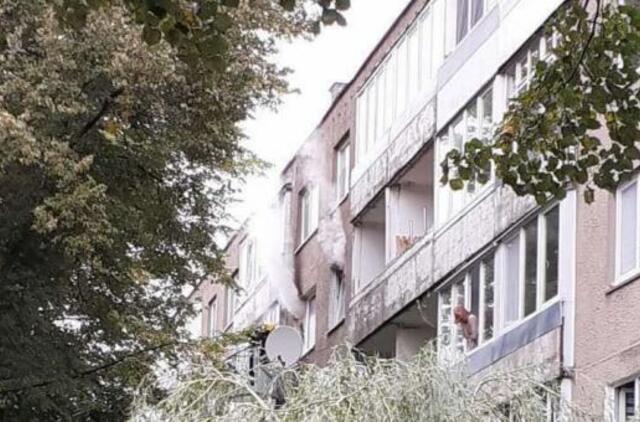 Gaisravietėje Klaipėdoje rastas sukniubęs vyras