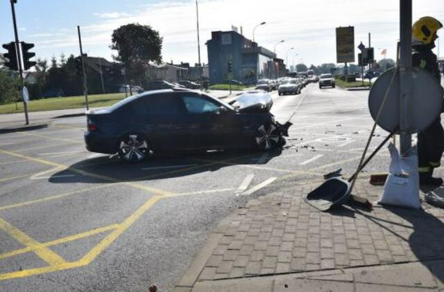 Judrioje sankryžoje - automobilių kaktomuša