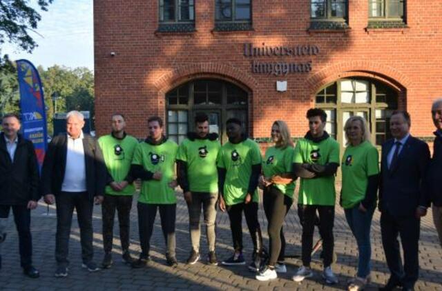 Lenktynes laimėjo elektrinis paspirtukas