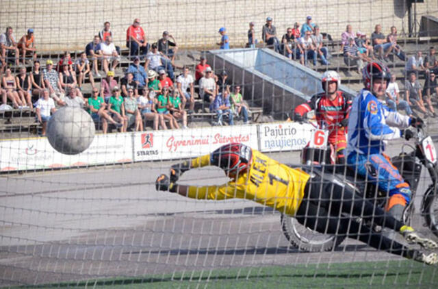 Motobolas - drąsos reikalaujantis sportas