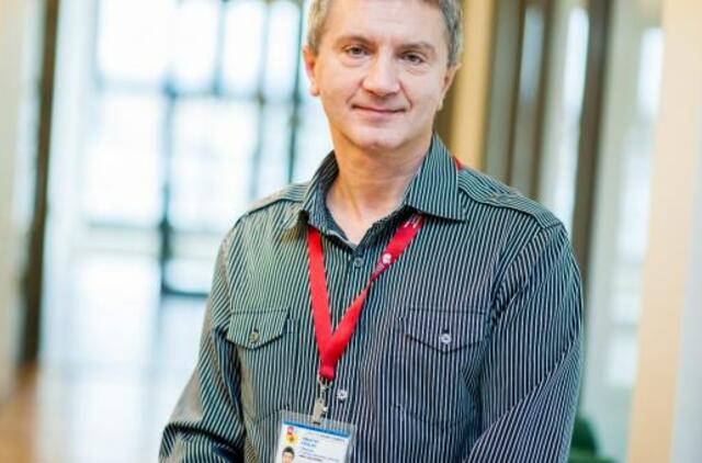 Profesorius R. Kėvalas paneigia mitus apie skiepus ir meningokoką B