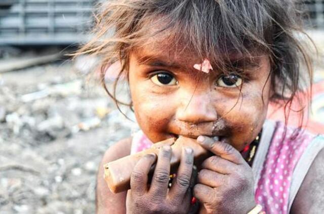 UNICEF: dėl koronaviruso pandemijos į skurdą pateko dar 150 mln. vaikų