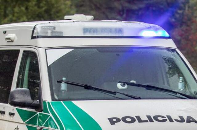 Užlėkęs ant šaligatvio BMW partrenkė moterį ir du vaikus