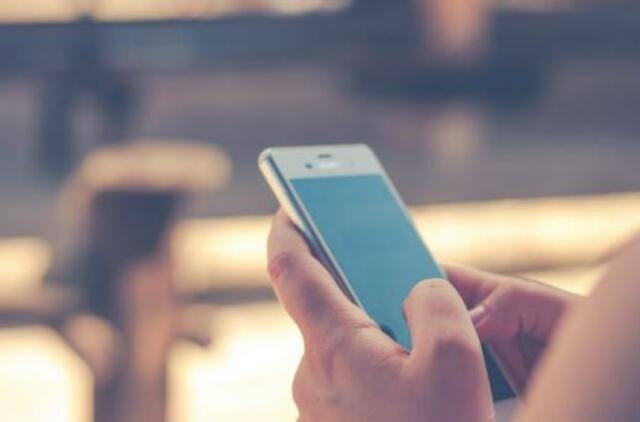 Jubiliejaus proga telefoną gavusi vilnietė pasigailėjo: įkliuvo su kompromituojančia vaikų pornografija