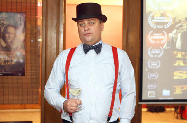 Kaunietis verslo gulbės Klaipėdoje neprisijaukino