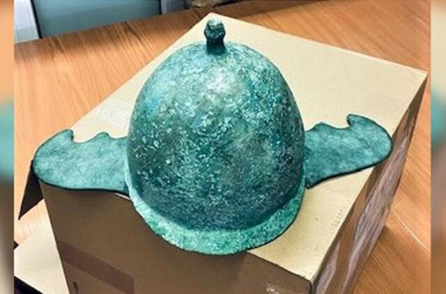 Senovinių graikiškų ir romėniškų šalmų bei šarvų siuntos sulaikytos