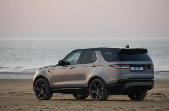 Atnaujintas „Land Rover Discovery“ – dar patogesnis visiems septyniems keleiviams