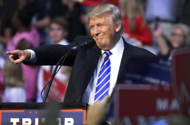 D. Trumpas reikalauja dar kartą perskaičiuoti balsus Džordžijoje