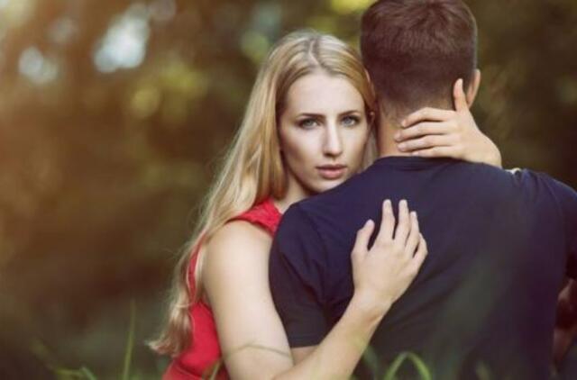 Dusinantys santykiai: kaip įsileisti į juos gaivaus oro