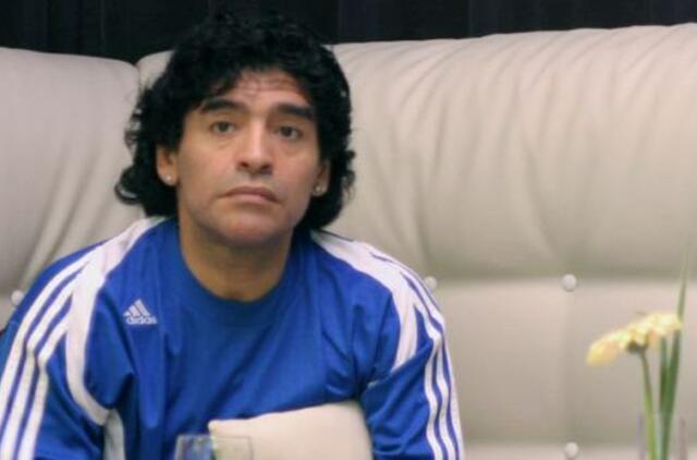 Futbolo legendai D. Maradonai sėkmingai atlikta smegenų operacija