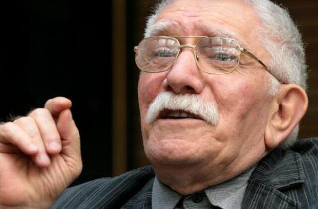 Mirė Rusijos aktorius Armenas Džigarchanianas