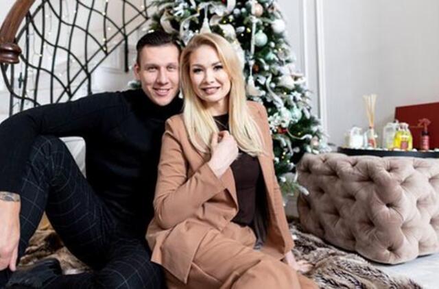 Nuostolingus metus išgyvenusi N.Bunkė namuose įžiebė eglę: „Neleisiu iš manęs atimti Kalėdų“