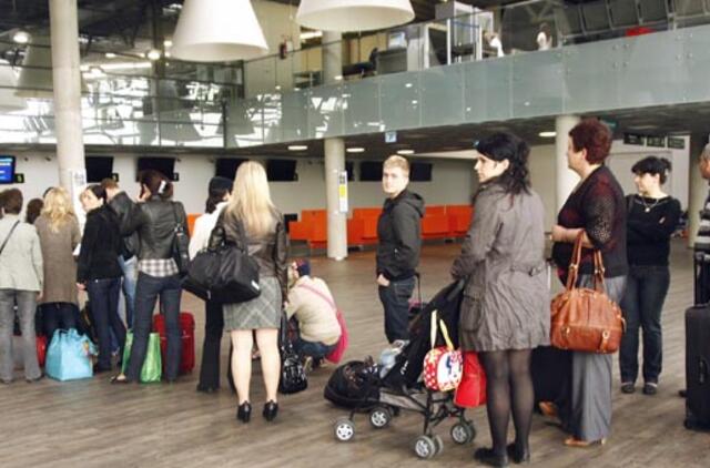 Oro uoste pasieniečiams teko tramdyti tris neblaivius keleivius