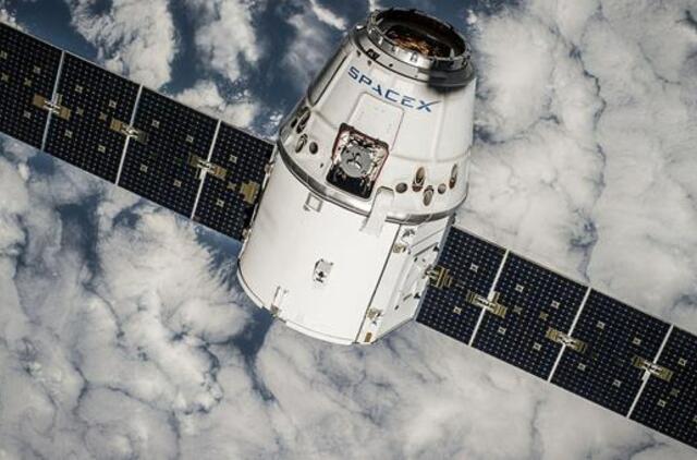 „SpaceX“ kapsulė susijungė su TKS