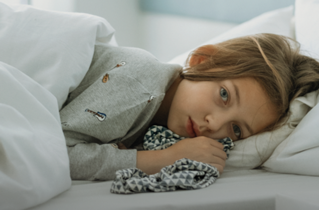 Vieniši vaikai ligoninėse – mamą jiems tenka susigalvoti patiems