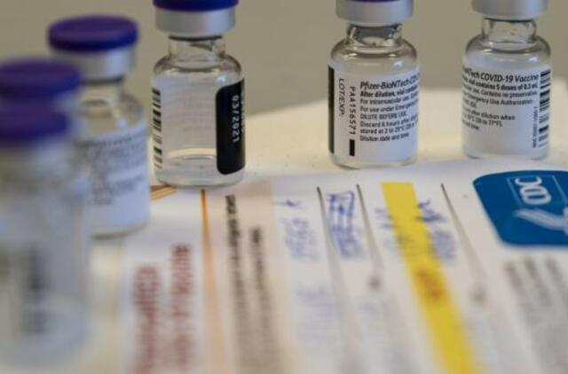 Į Lietuvą atvežama COVID-19 vakcina