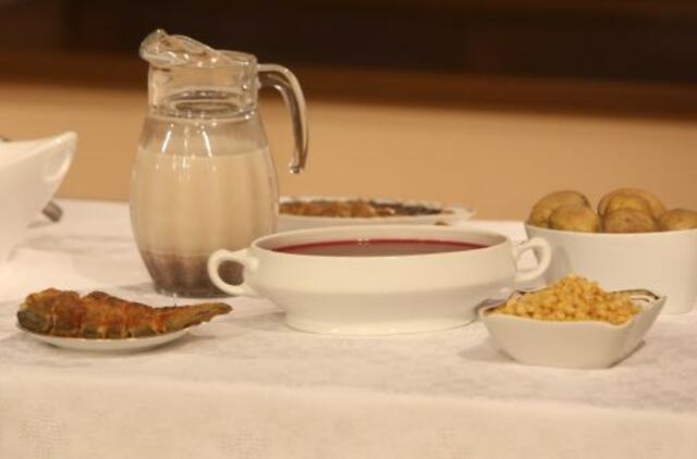 Kūčių vakarienė: nuo tradicinės silkės iki tuno tartaro