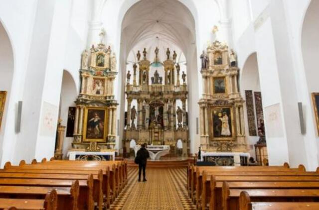 Naujas židinys Kretingoje: COVID-19 susirgo vienuoliai ir bažnyčios darbuotojai