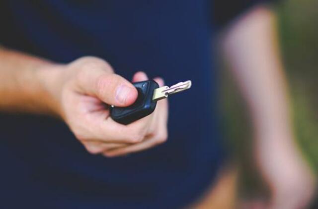 Nežymūs psichikos sveikatos sutrikimai – ne kliūtis vairuoti automobilį
