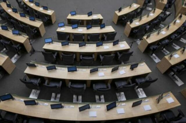 Nueinanti valdžia paskui save palieka kapines