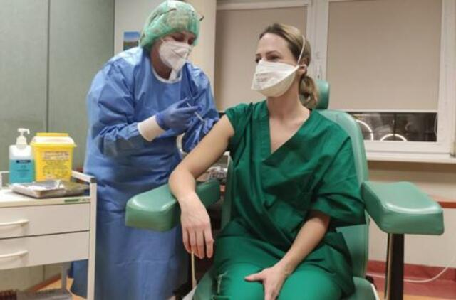 Paskiepyti medikai: "Vienintelis kelias - vakcina"