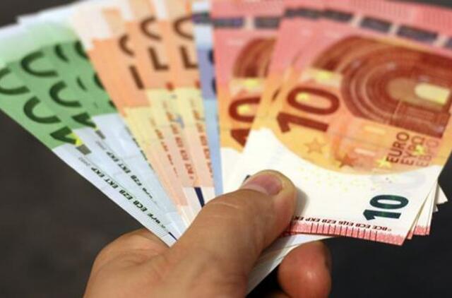 Siūlo didinti pareiginės algos bazinį dydį