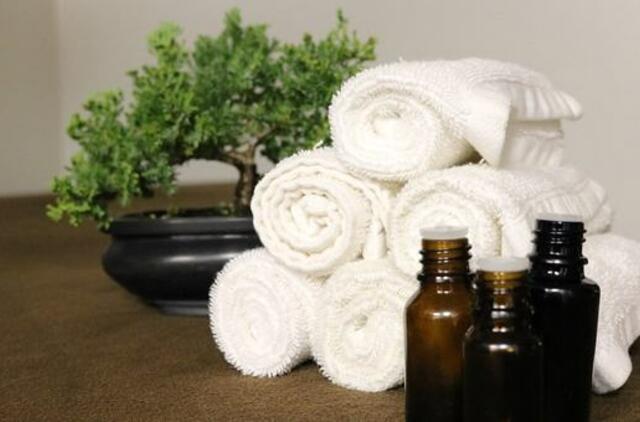 Specialistė dalinasi grožio ritualais, kuriuos atliksite tiesiog namuose