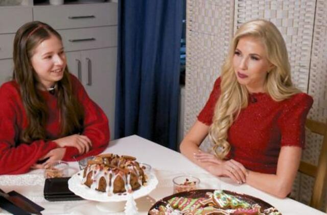 Stumbrų Kalėdos: virtuvėje I. Stumbrienė – tik dukters asistentė