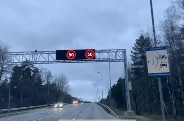 Ties viaduku jau veikia kintamos informacijos sistema