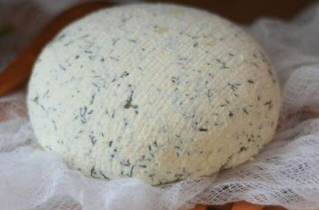 Aromatingas naminis sūris su kmynais ir žalumynais nei vieno nepaliks abejingo!