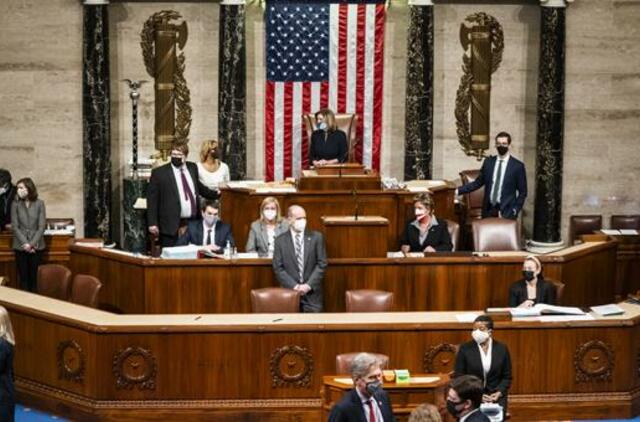 JAV Atstovų rūmai balsavo už apkaltą D. Trumpui