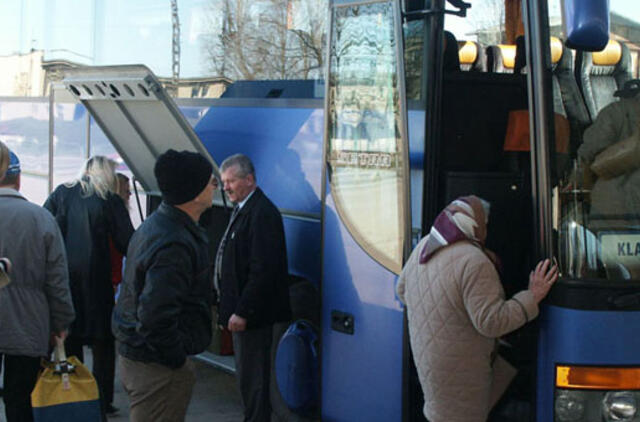 Keleivių mažėjant vežėjai atsisakė dar daugiau reisų