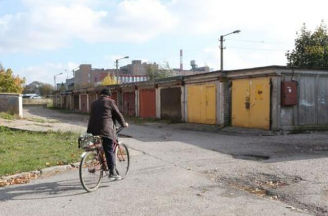 Palangoje, garaže, rastas vyro kūnas su prakirstu antakiu