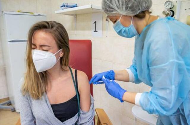 Pietų Afrikoje atrastas naujas SARS-CoV-2 variantas gali kelti rimtą grėsmę vakcinavimo sėkmei