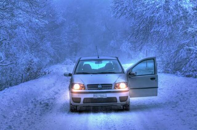 Žiemos staigmenos automobilio žibintams: ką svarbu žinoti?