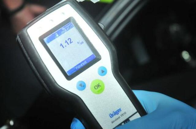 Didžiausi girtuokliai prie vairo: kaip jie pajėgė vairuoti, nesupranta nei pareigūnai, nei medikai