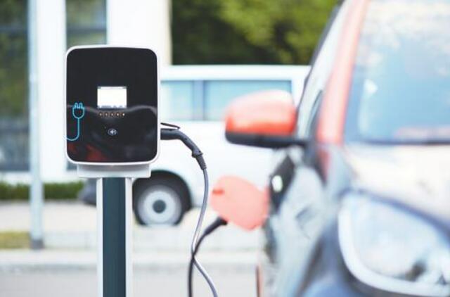 Ar elektrinės transporto priemonės teršia mažiau?