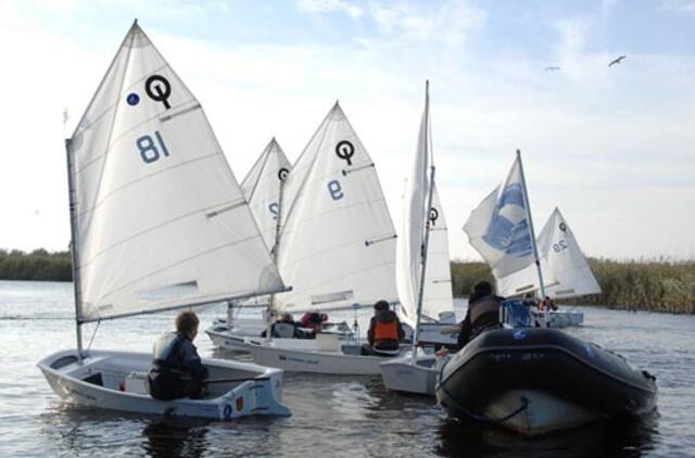 Buriavimo sporto mokykla: ar vėjas pučia iš tos pusės?