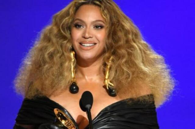 „Grammy“ muzikos apdovanojimuose net keturias statulėles pelnė Beyonce